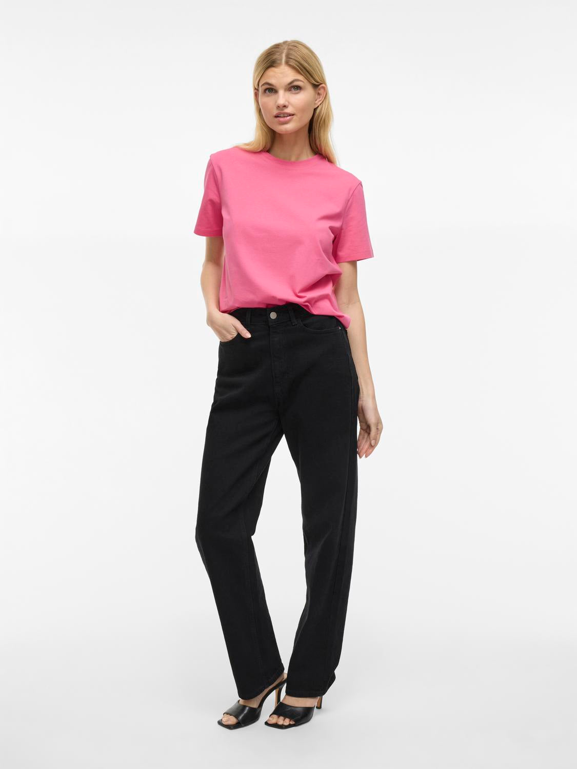 model_shot-front_full